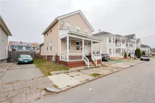 103 Newton St, Pawtucket, RI 02860 - Photo 3