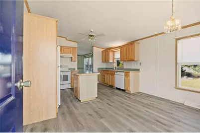 35 Cathy Circle, Portsmouth, RI 02871 - Photo 3