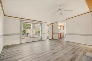 35 Cathy Cir, Portsmouth, RI 02871 - Photo 9