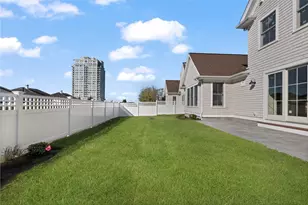 12 Lookout Ln, Portsmouth, RI 02871 - Photo 3