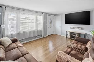 53 Marblehead St, Warwick, RI 02889 - Photo 5