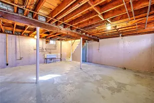 370 Budlong Rd, Cranston, RI 02920 - Photo 27