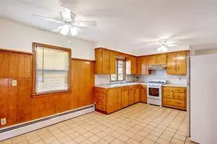 370 Budlong Rd, Cranston, RI 02920 - Photo 9