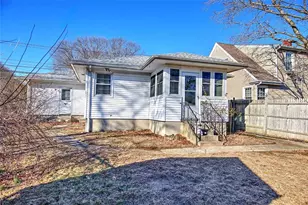 370 Budlong Rd, Cranston, RI 02920 - Photo 35