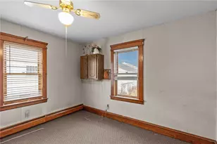 128 Warwick Rd, Pawtucket, RI 02861 - Photo 21