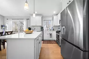 43 Beaver Ave, Warwick, RI 02889 - Photo 7