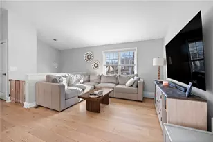 43 Beaver Ave, Warwick, RI 02889 - Photo 17