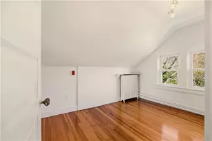 31 Bayside Ave, Newport, RI 02840 - Photo 17