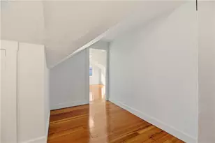 31 Bayside Ave, Newport, RI 02840 - Photo 5