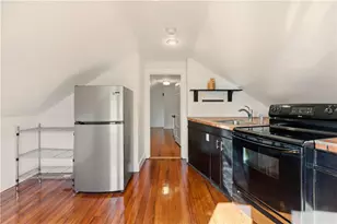 31 Bayside Ave, Newport, RI 02840 - Photo 7