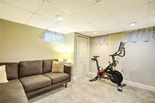 7 Angell Ct, Providence, RI 02906 - Photo 39