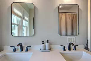 7 Angell Ct, Providence, RI 02906 - Photo 37