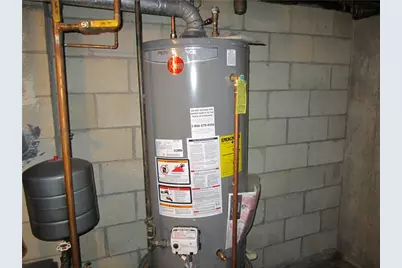 29 Valley Street, Cranston, RI 02920 - Photo 27