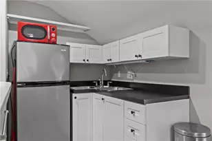 4 Red Cross Ave, Newport, RI 02840 - Photo 35