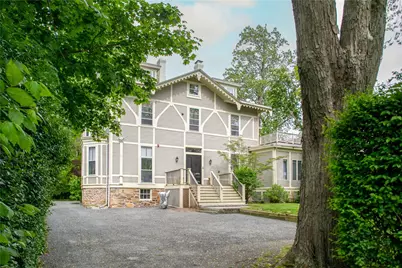 4 Red Cross Avenue #4, Newport, RI 02840 - Photo 1