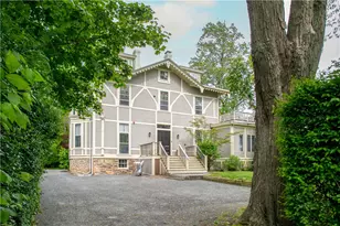 4 Red Cross Ave, Newport, RI 02840 - Photo 1