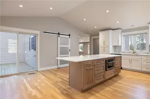 311 Hope Rd, Cranston, RI 02921 - Photo 9