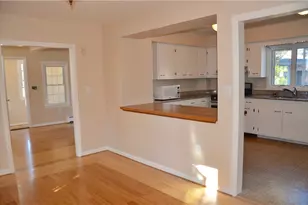 15 Halsey St, Newport, RI 02840 - Photo 9