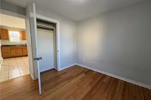 49 Trenton St, Providence, RI 02906 - Photo 5