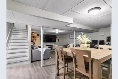 27 Lloyd Street, Pawtucket, RI 02860 - Photo 17