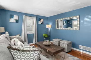 27 Lloyd St, Pawtucket, RI 02860 - Photo 3