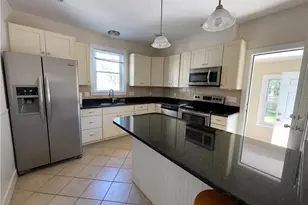 26 Ayrault St, Newport, RI 02840 - Photo 1