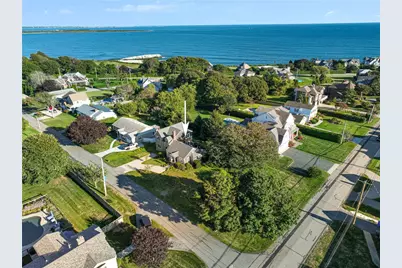 9 White Terrace, Middletown, RI 02842 - Photo 3