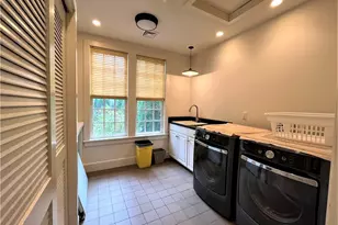 431 Bellevue Ave, Newport, RI 02840 - Photo 15