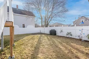 64 Brookdale Blvd, Pawtucket, RI 02861 - Photo 33