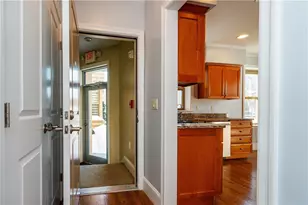 1180 Narragansett Blvd, Cranston, RI 02905 - Photo 21