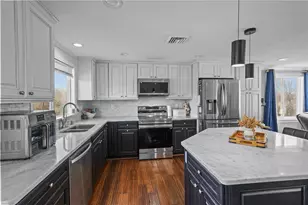 1275 Seven Mile Rd, Cranston, RI 02831 - Photo 9