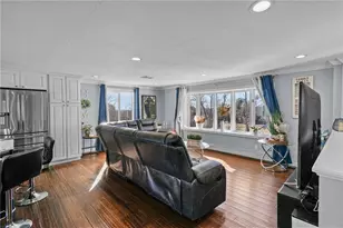 1275 Seven Mile Rd, Cranston, RI 02831 - Photo 13