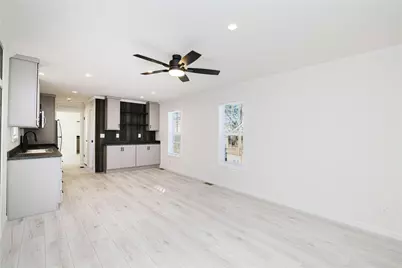 1346 Newport Avenue, Attleboro, MA 02703 - Photo 15