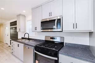 1346 Newport Ave, Attleboro, MA 02703 - Photo 9