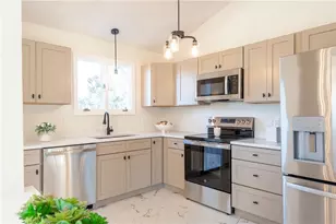 27 Aurelia Dr, Providence, RI 02909 - Photo 3