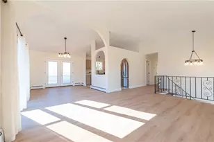 27 Aurelia Dr, Providence, RI 02909 - Photo 7