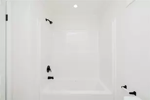 1346 Newport Ave, Attleboro, MA 02703 - Photo 11