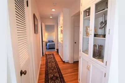 35 Chastellux Avenue #J, Newport, RI 02840 - Photo 13