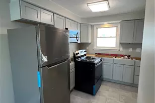 42 Clark Ave, Pawtucket, RI 02860 - Photo 9