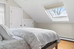 24 Perry St, Newport, RI 02840 - Photo 7