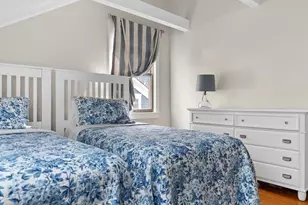 24 Perry St, Newport, RI 02840 - Photo 9