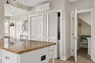 24 Perry St, Newport, RI 02840 - Photo 11