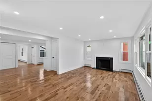 326 Beckwith St, Cranston, RI 02910 - Photo 9