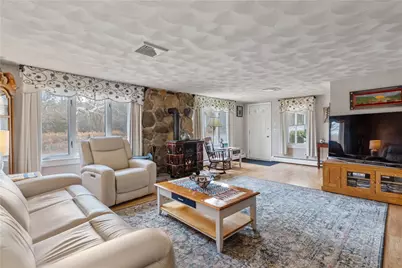 723 Nooseneck Hill Road, West Greenwich, RI 02817 - Photo 9