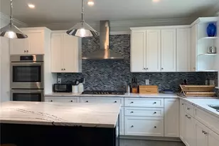 86 Carroll Ave, Newport, RI 02840 - Photo 3