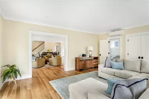 118 Newport Ave, Middletown, RI 02842 - Photo 17