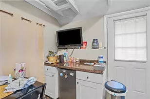 12 Hammond St, Newport, RI 02840 - Photo 7