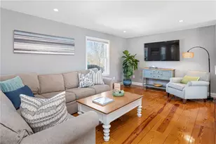 81 Beagle Dr, Middletown, RI 02842 - Photo 25