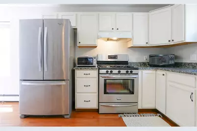 19 Underwood Court #B, Newport, RI 02840 - Photo 3