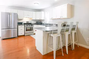 19 Underwood Ct, Newport, RI 02840 - Photo 11